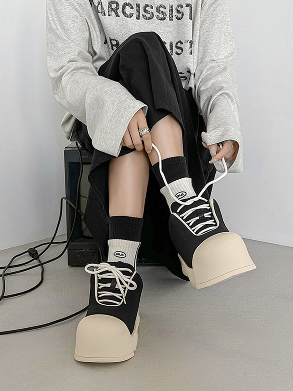 Low Top Canvas Platform Sneakers - 2213